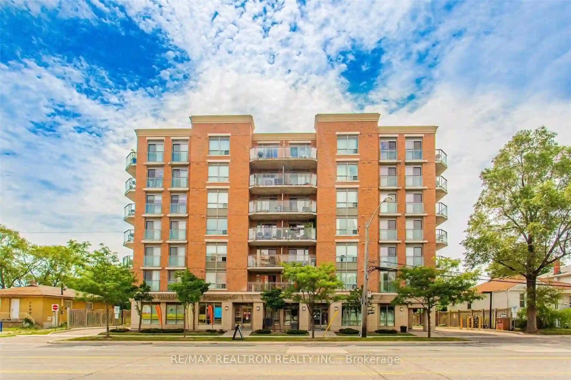 801 Sheppard Ave W