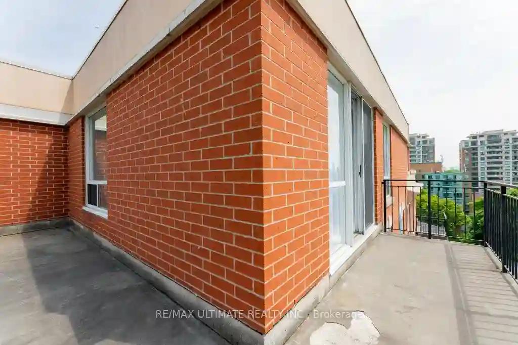 https://api.condopoint.ca/cdn/images/C8433126/photo_20.webp