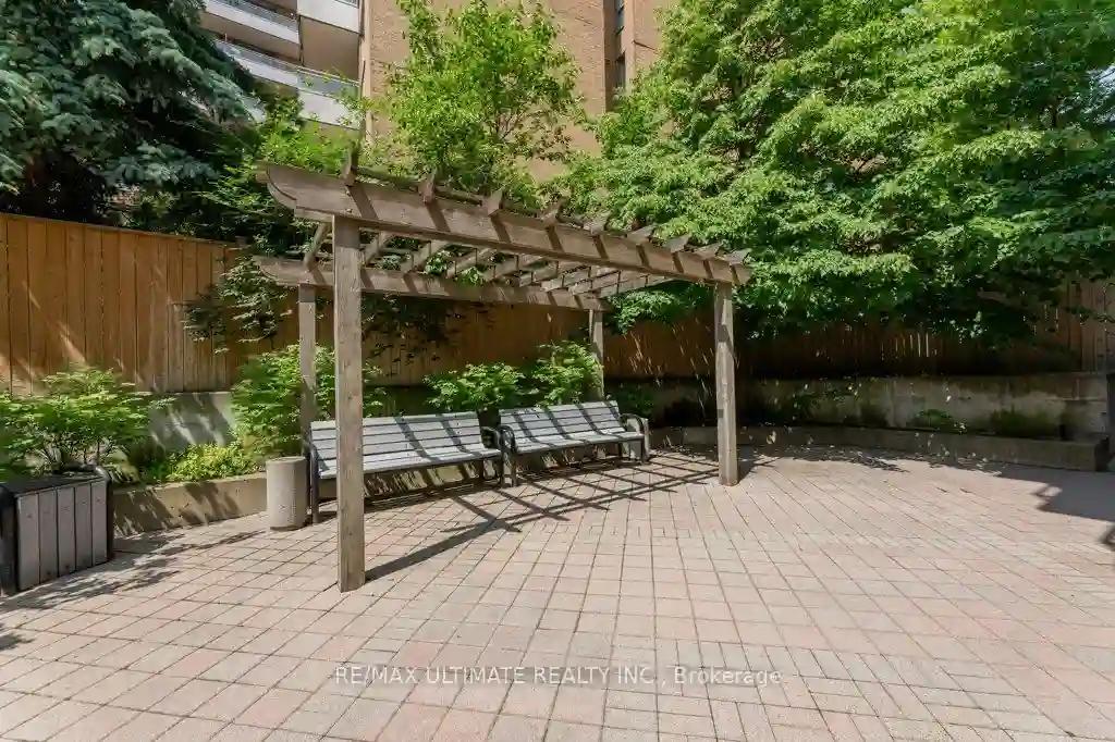 https://api.condopoint.ca/cdn/images/C8433126/photo_26.webp