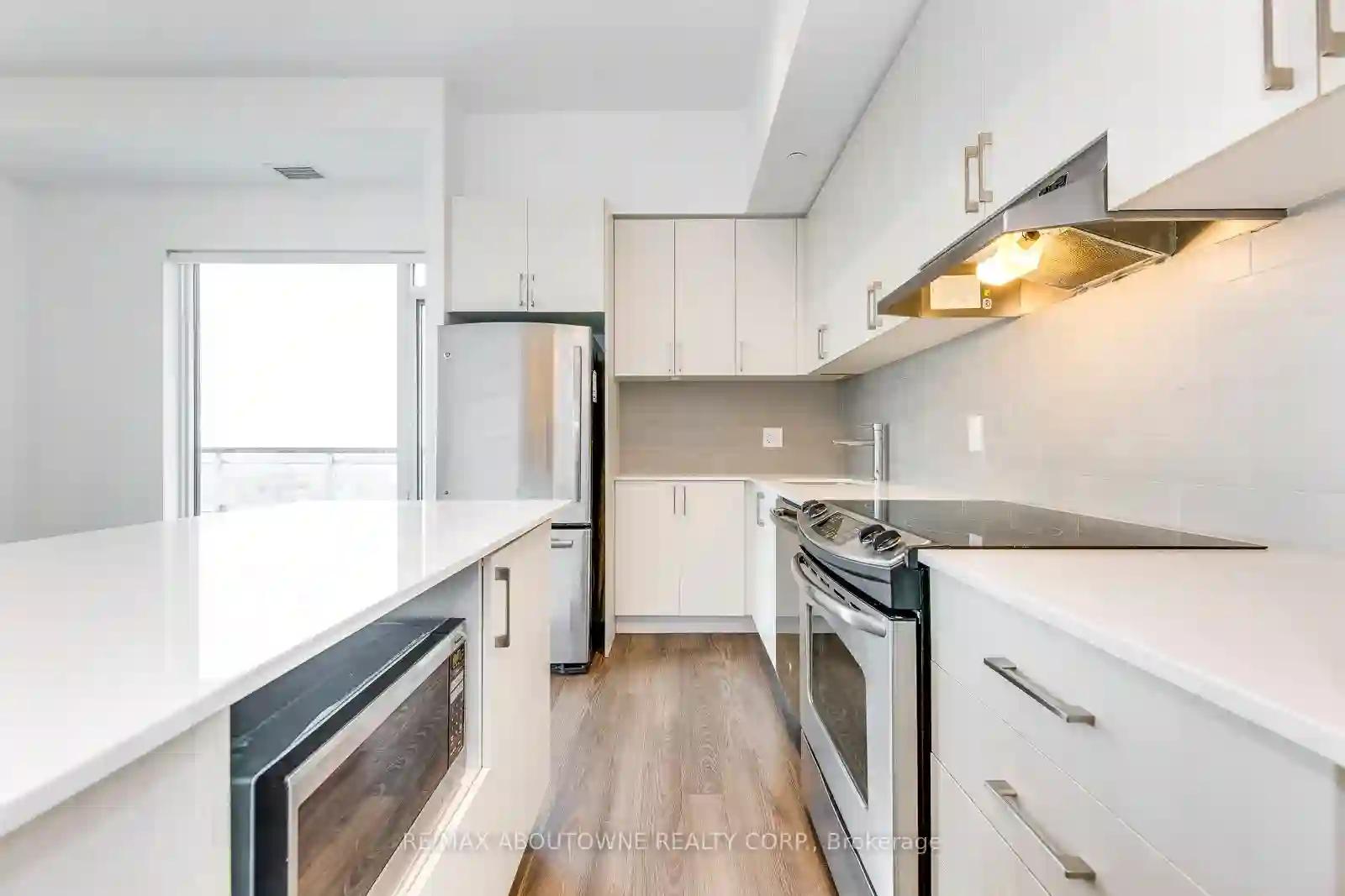 https://api.condopoint.ca/cdn/images/W106/photo_21.webp