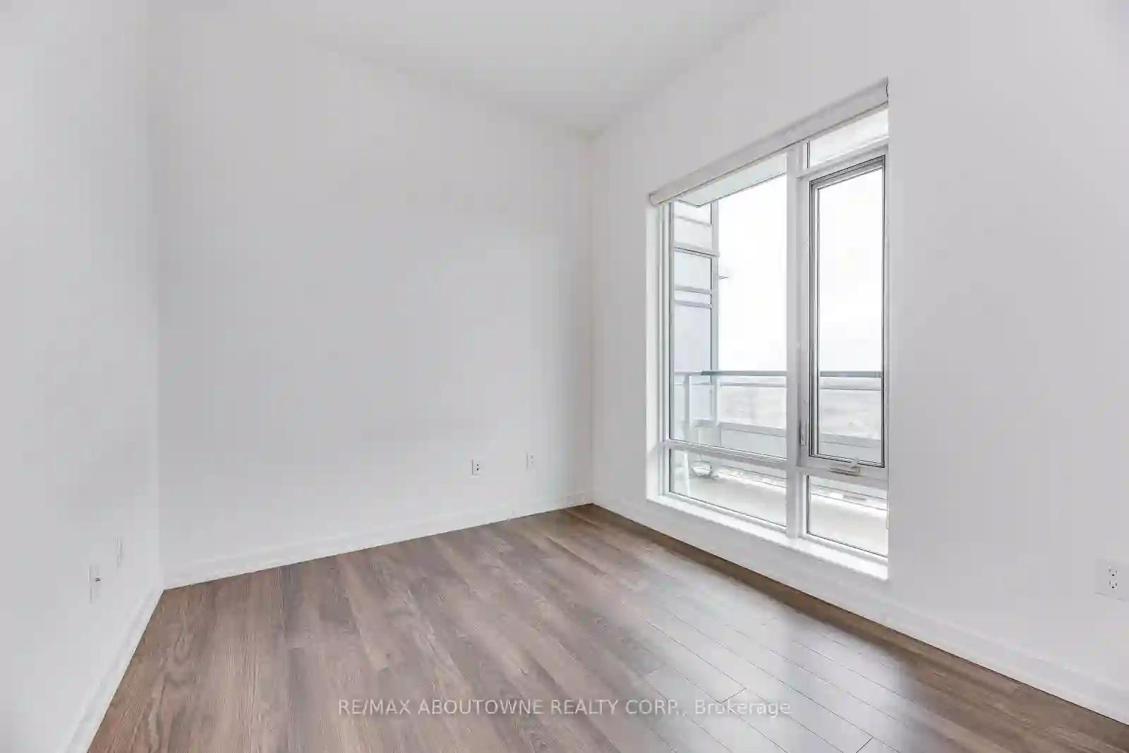 https://api.condopoint.ca/cdn/images/W106/photo_30.webp