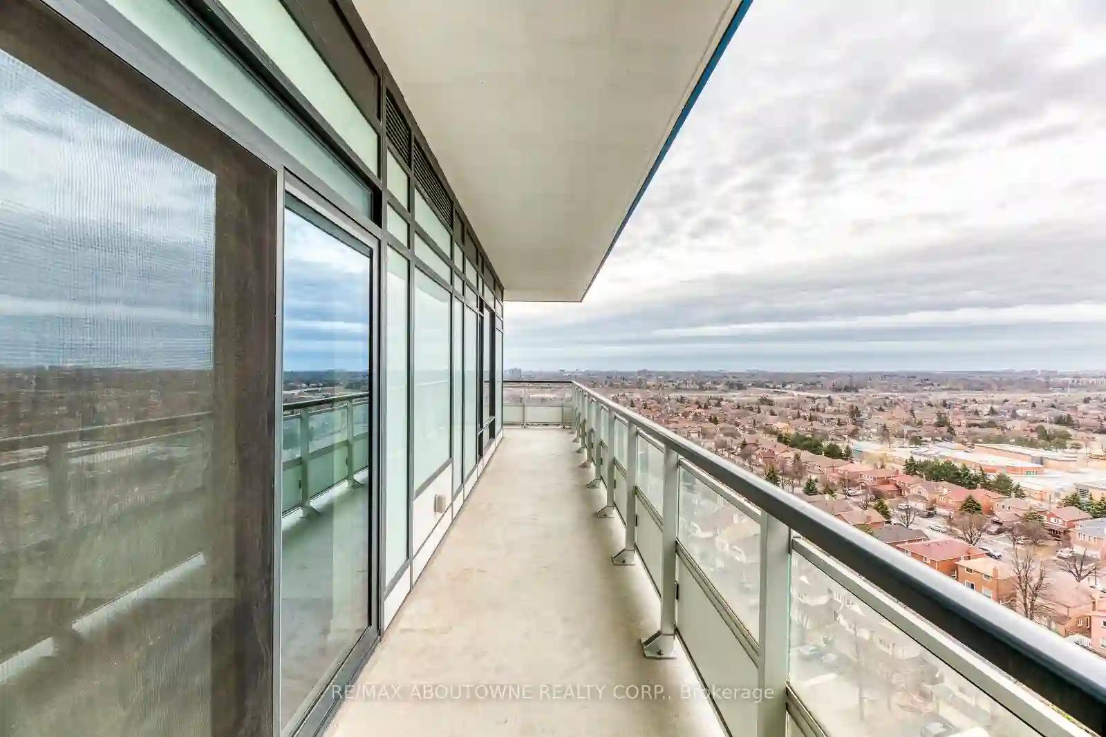 https://api.condopoint.ca/cdn/images/W106/photo_34.webp