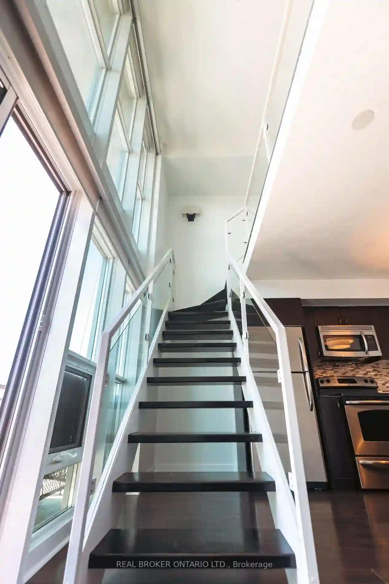 https://api.condopoint.ca/cdn/images/W7250026/photo_12.webp