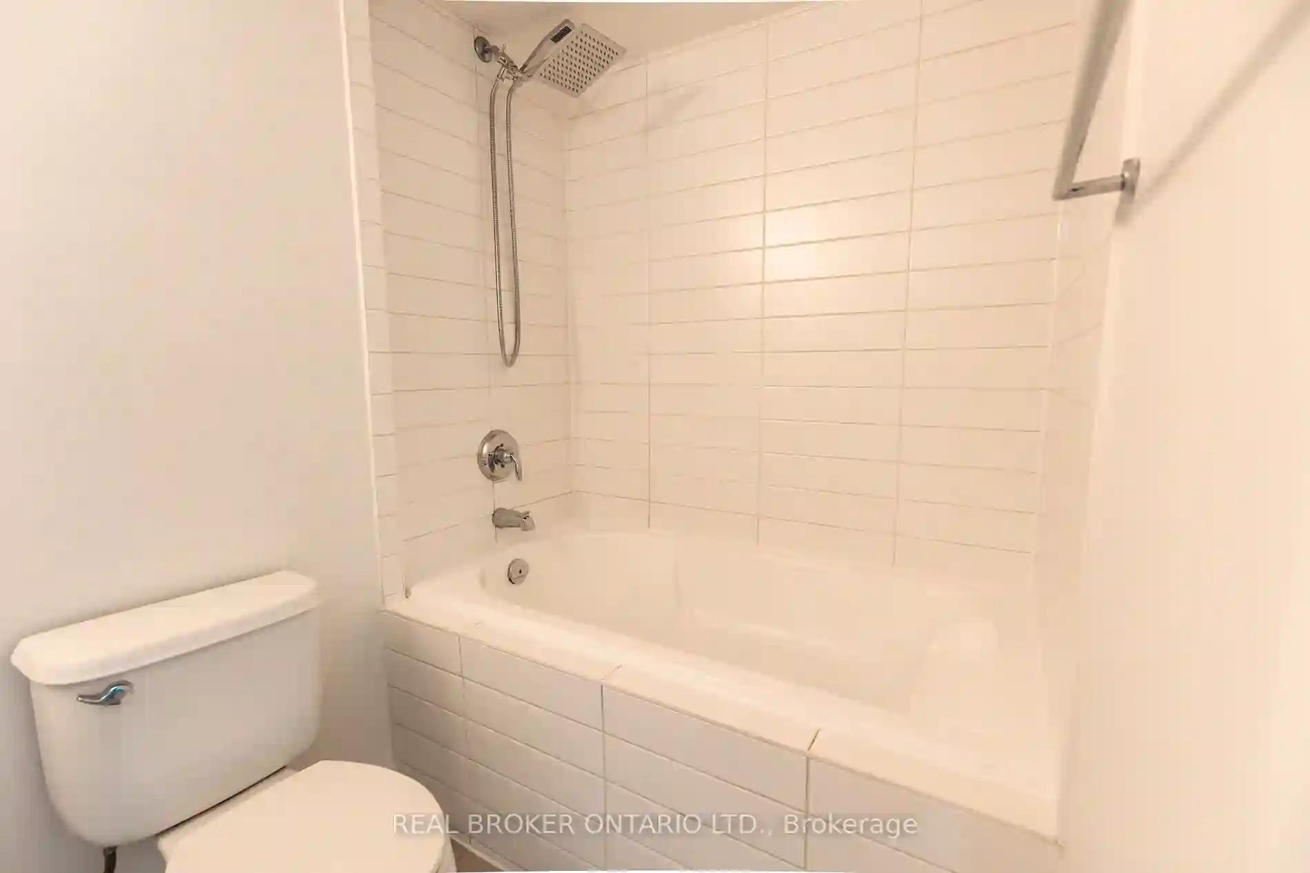 https://api.condopoint.ca/cdn/images/W7250026/photo_14.webp