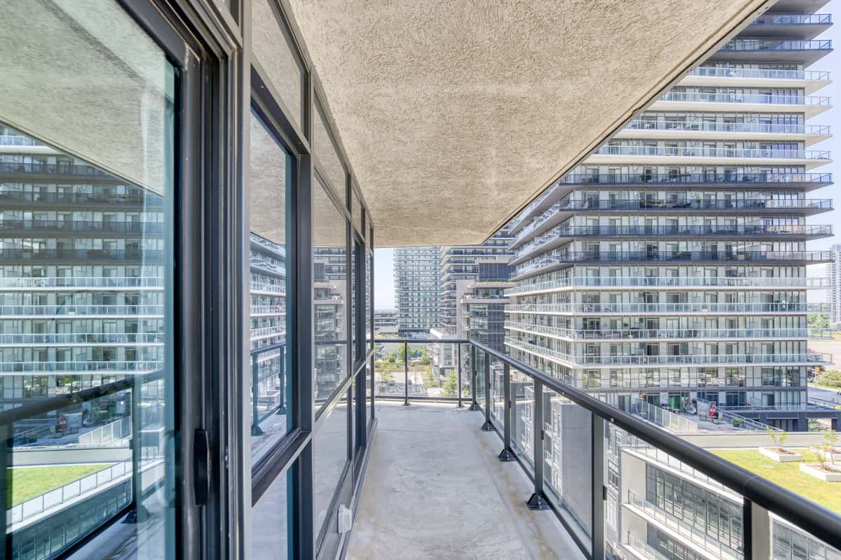 905 - 39 Annie Craig , Toronto W06 - property image 2