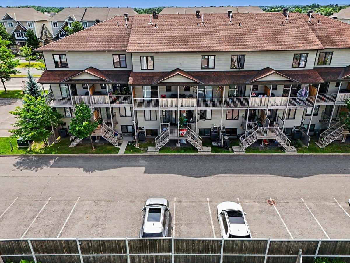 621 Chapman Mills Drive C, Barrhaven, ON K2J 5T1 - property image 1