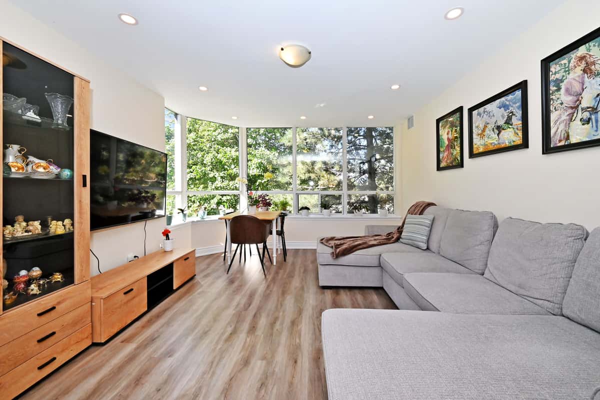 91 Townsgate Drive 203, Vaughan, ON L4J 8E8 - property image 4