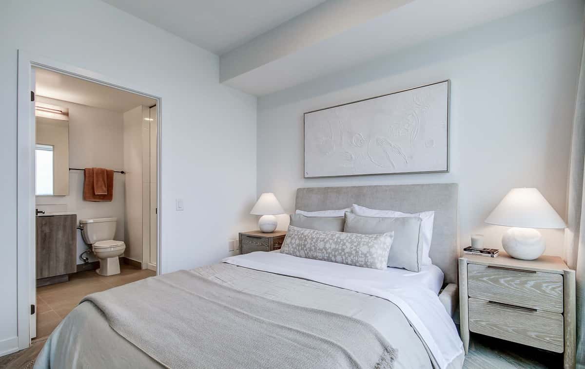 2495 Eglinton Avenue W 1106, Mississauga, ON L5M 2T2 - property image 2