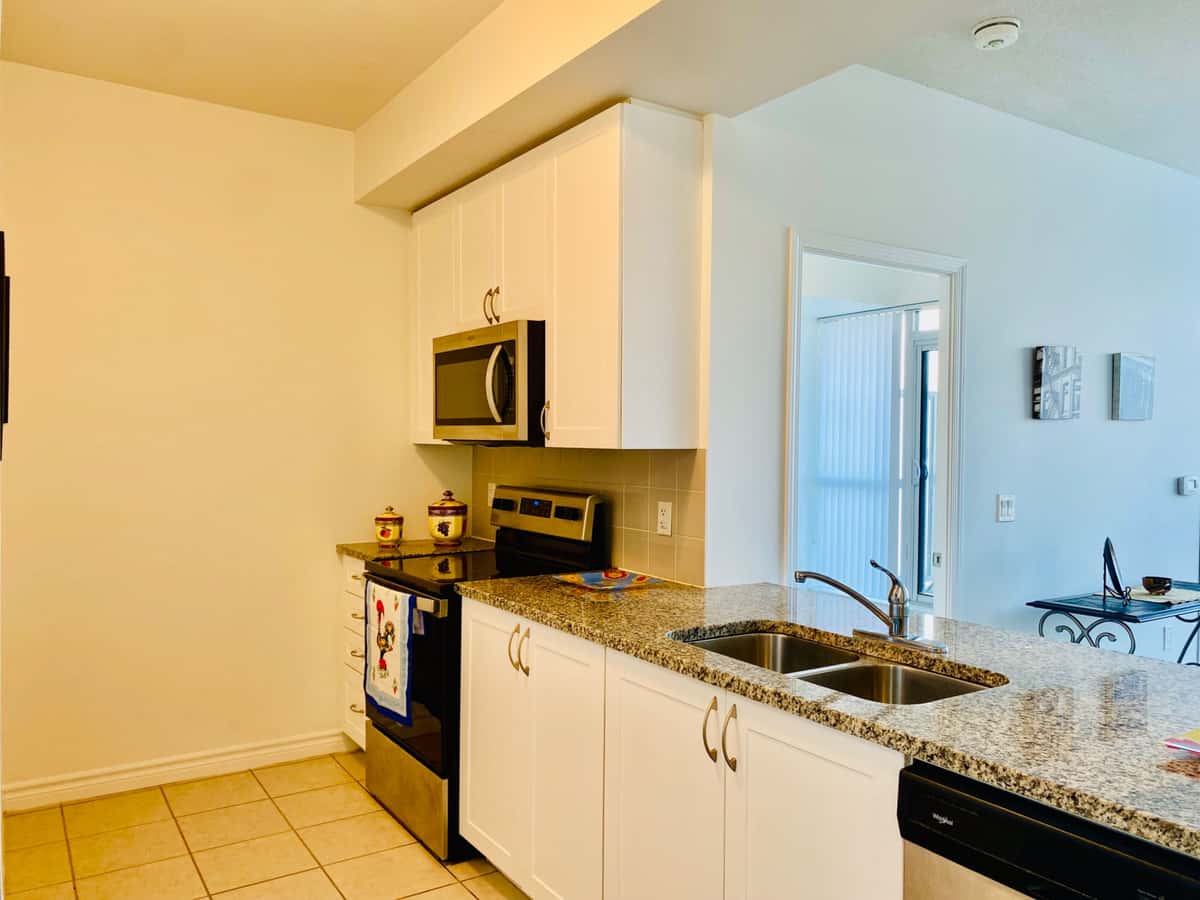349 Rathburn Road W 301, Mississauga, ON L5B 0K6 - property image 3
