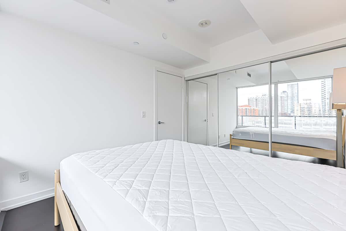 85 Wood Street 1512, Toronto, ON M4Y 0E8 - property image 2