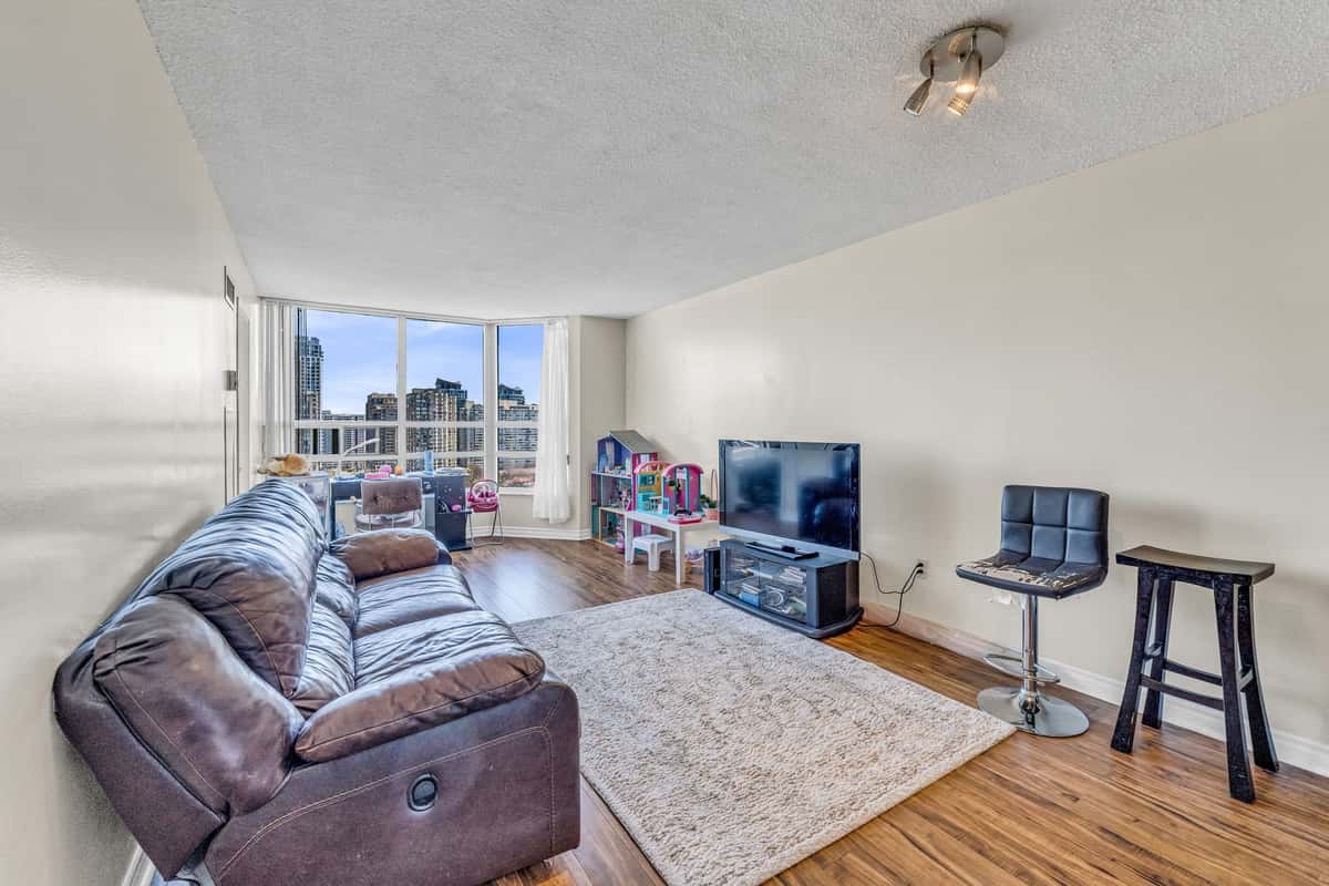 1512 - 250 Webb , Mississauga - property image 1