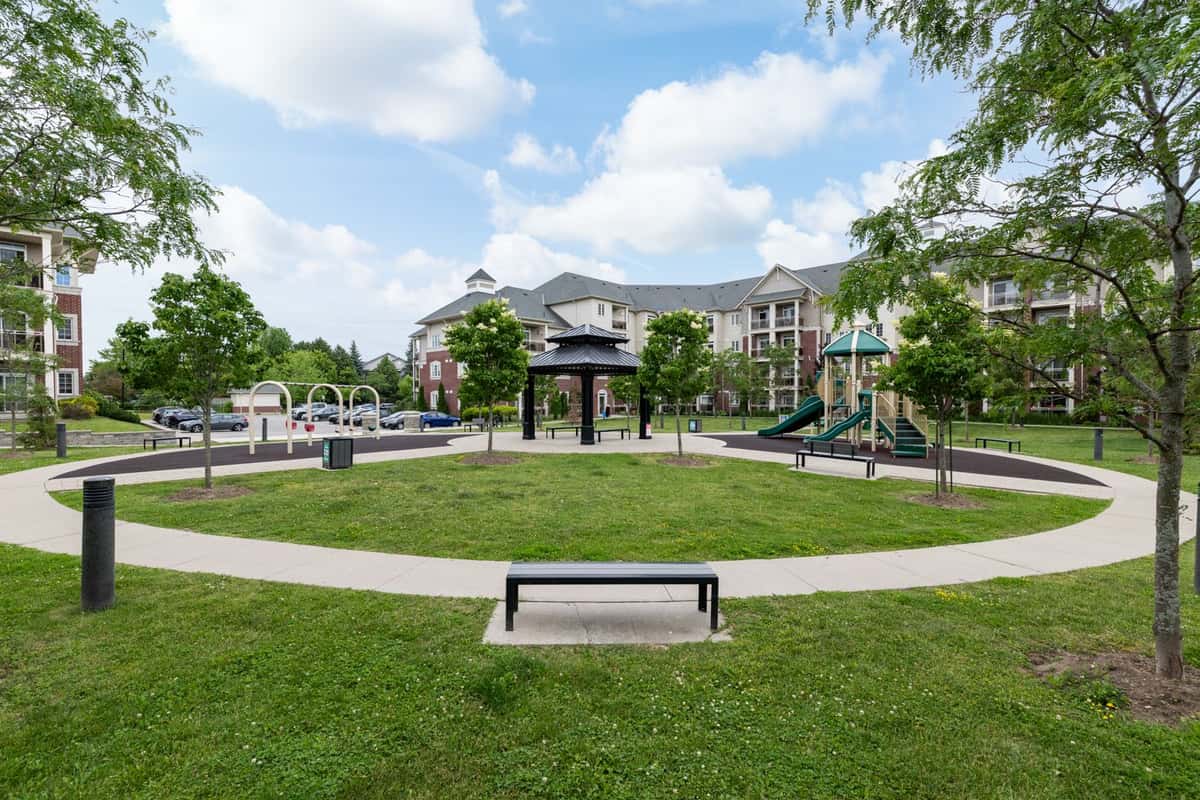 113 - 80 Aspen Springs , Clarington - property image 3