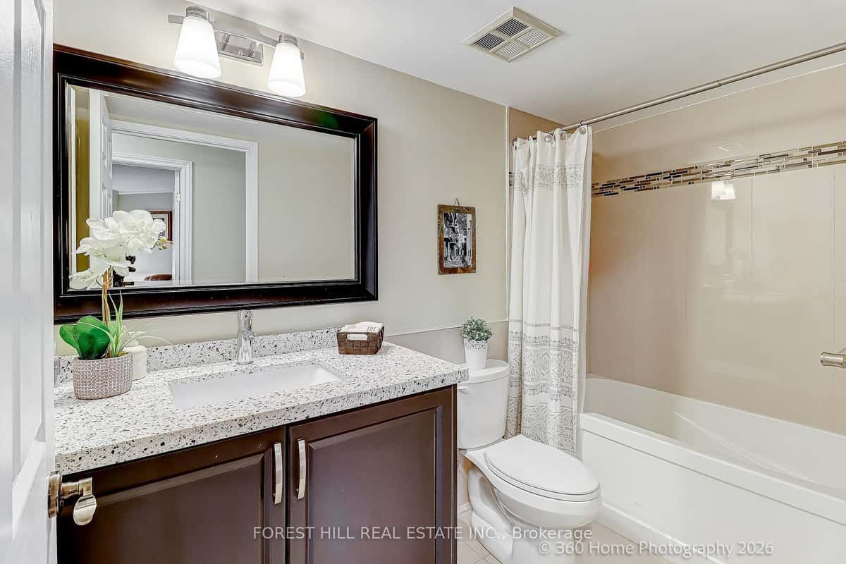 45 Kingsbridge Garden Circle 204, Mississauga, ON L5R 3K4 - property image 3