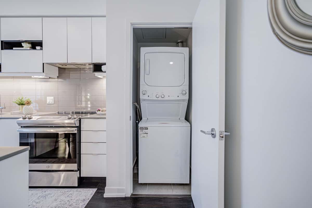 4065 Confederation Parkway 402, Mississauga, ON L5B 0L4 - property image 3