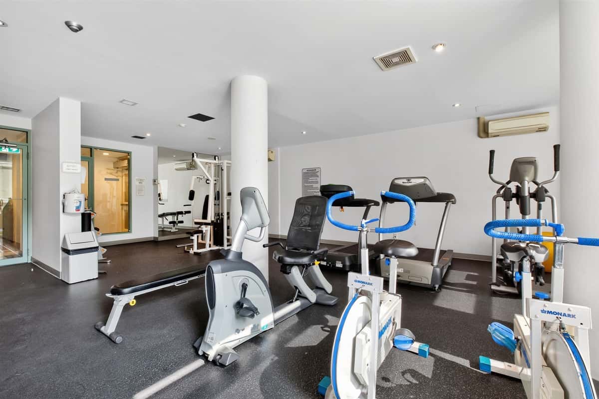 1005 - 2 Covington , Toronto C04 - property image 3