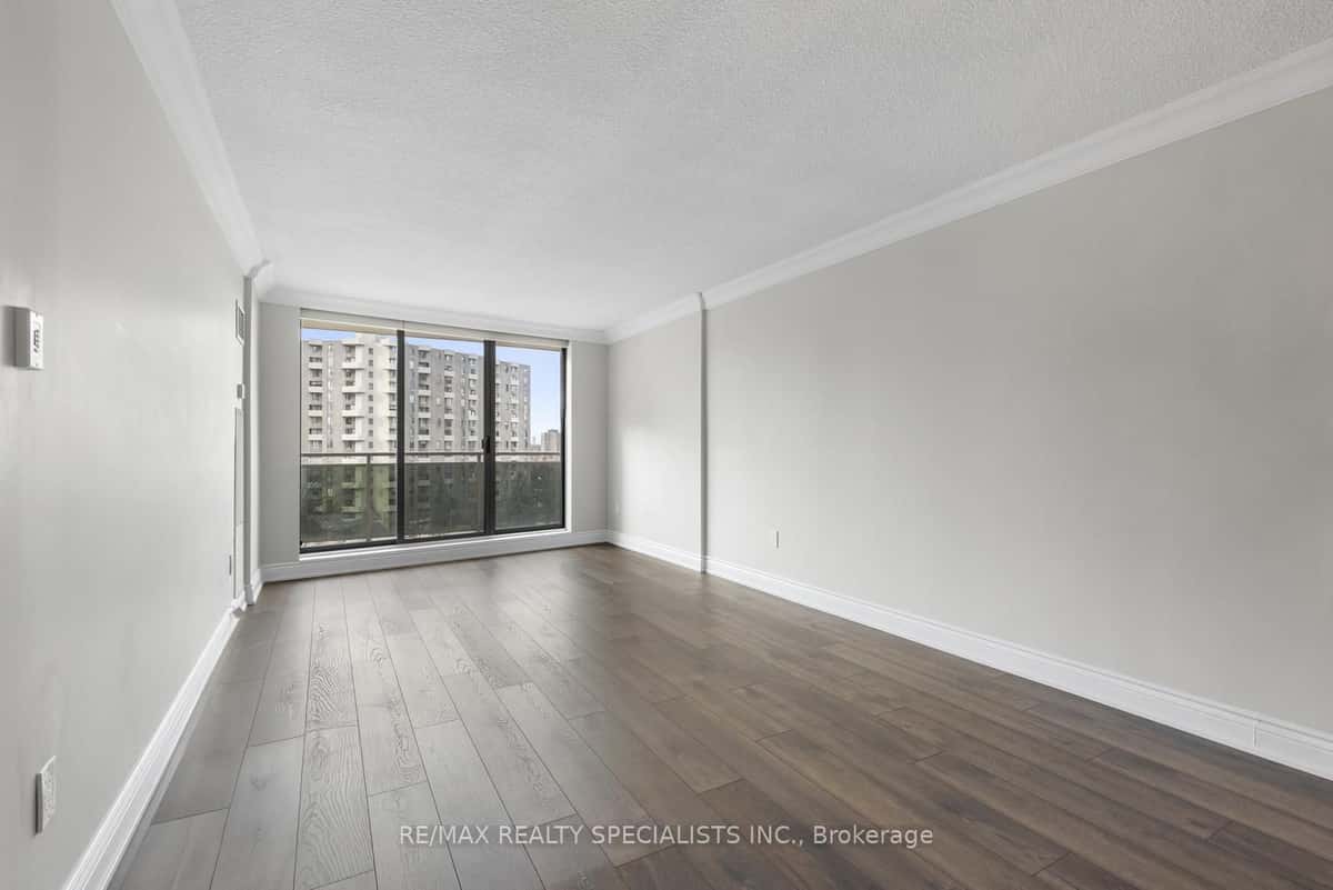 803 - 820 Burnhamthorpe , Toronto W08 - property image 1
