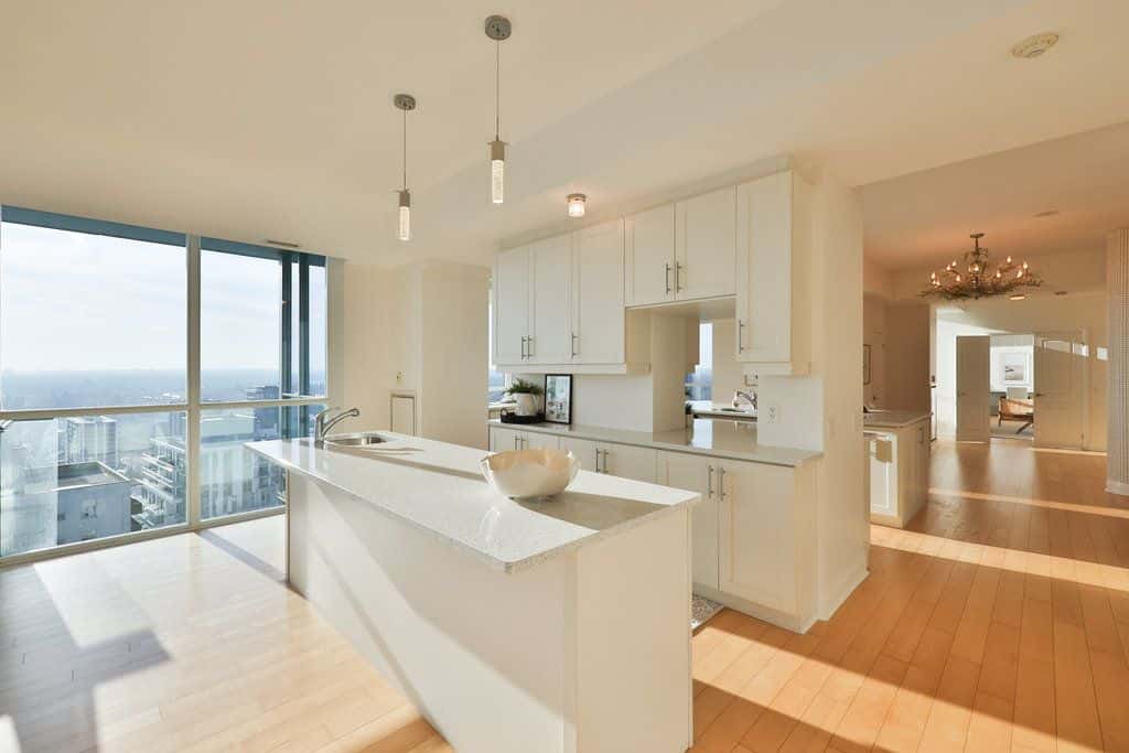 1 Hurontario Street 2201, Mississauga, ON L6G 0A3 - property image 2