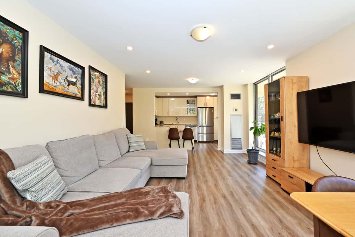 91 Townsgate Drive 203, Vaughan, ON L4J 8E8 - property image 5