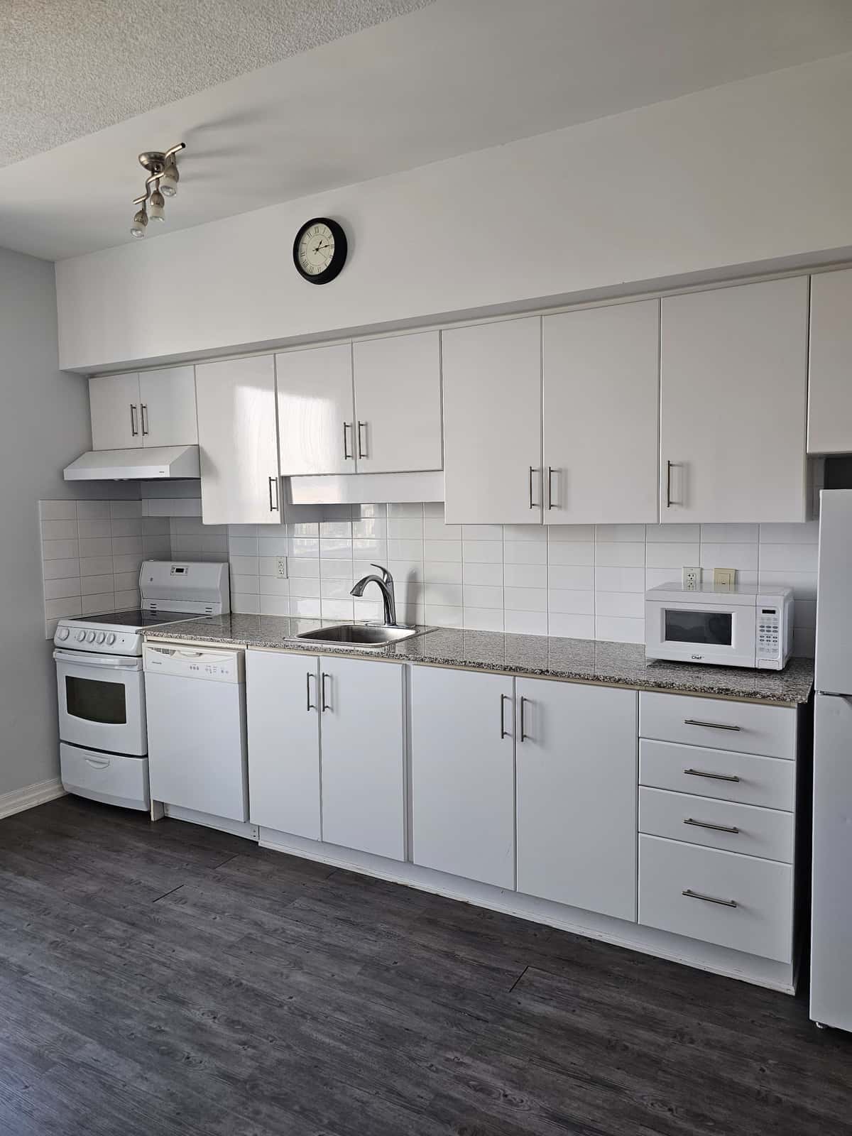 30 Herons Hill Way 1804, Toronto, ON M2J 0A7 - property image 4
