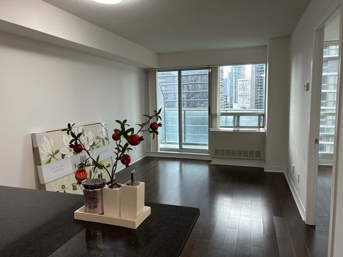 31 Bales Avenue 1607, Toronto, ON M2N 7L6 - property image 2