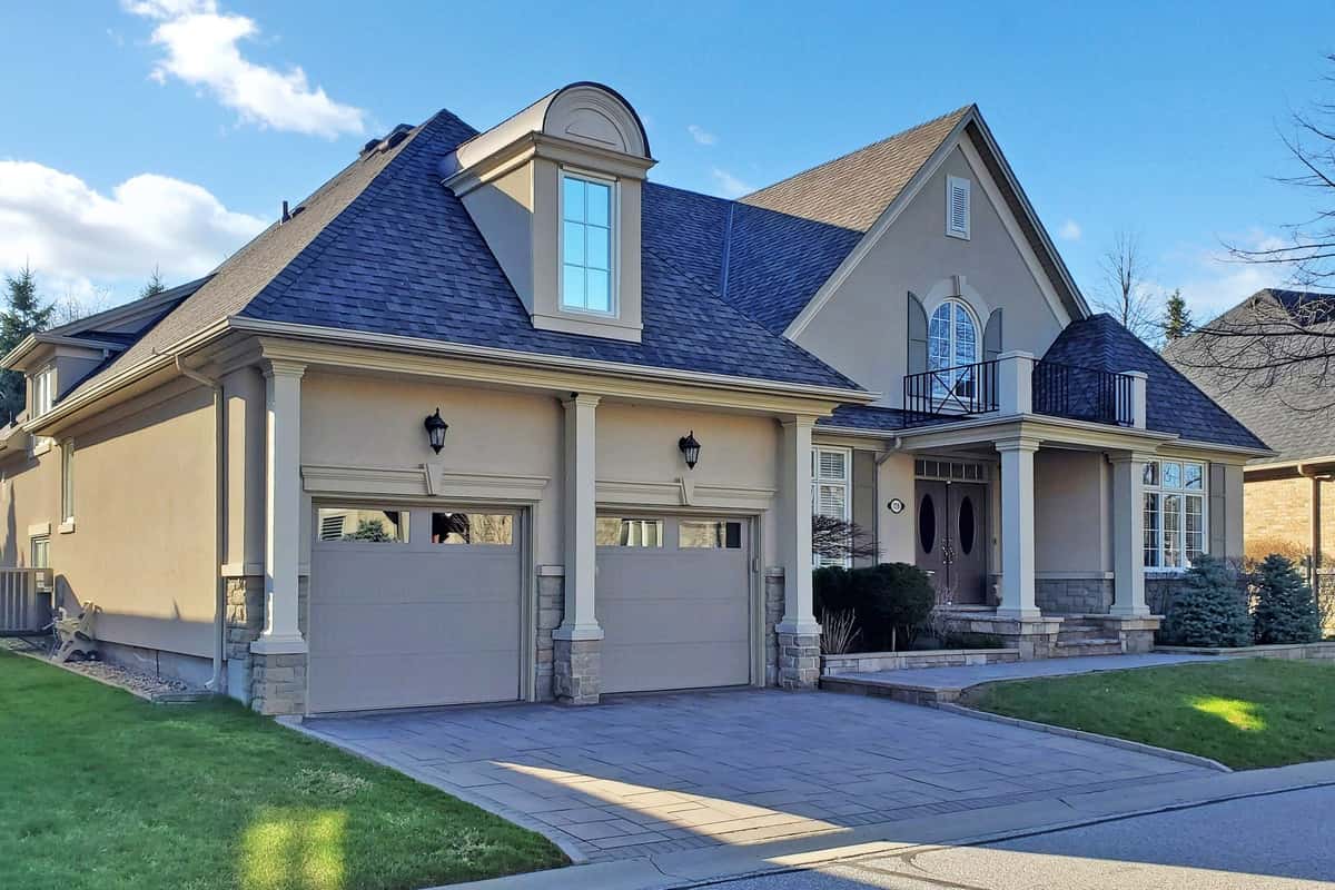 729 Hidden Grove Lane, Mississauga, ON L5H 4L2 - property image 2