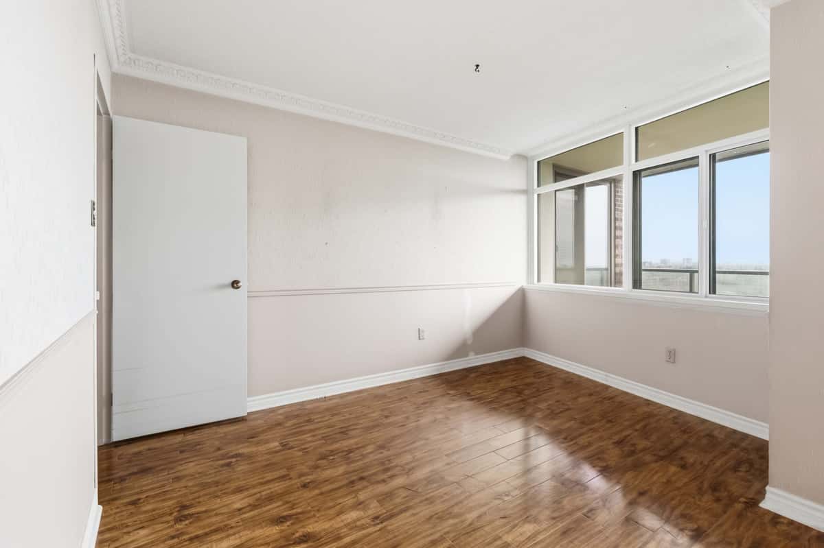 3100 Kirwin Avenue 2107, Mississauga, ON L5A 3S6 - property image 2