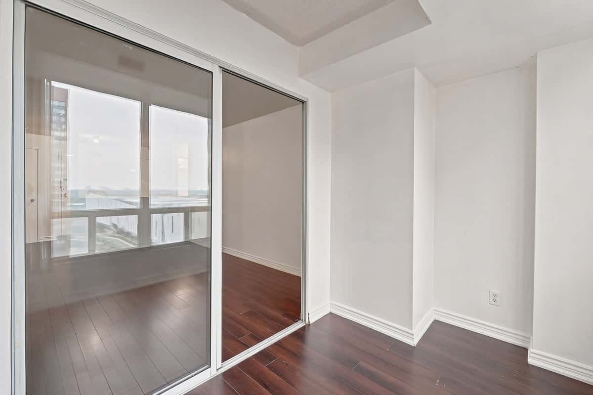155 Hillcrest Avenue 1114, Mississauga, ON L5B 3Z2 - property image 3